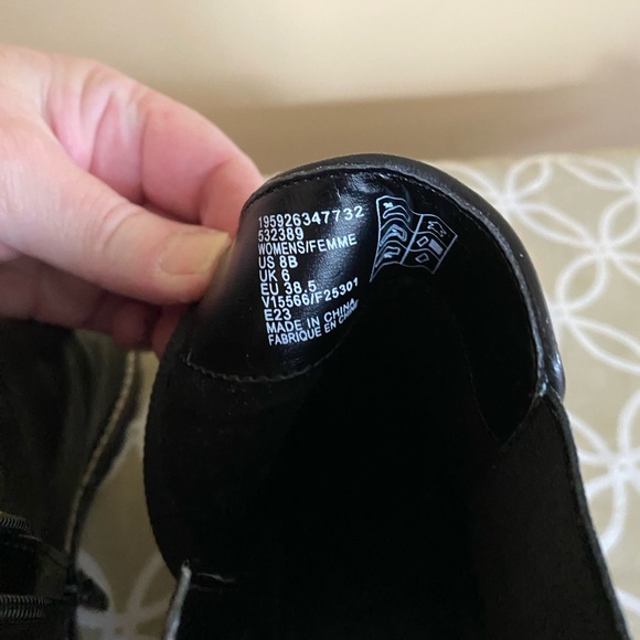 Chelsea leather ankle bootie 8 B - Picture 6 of 10